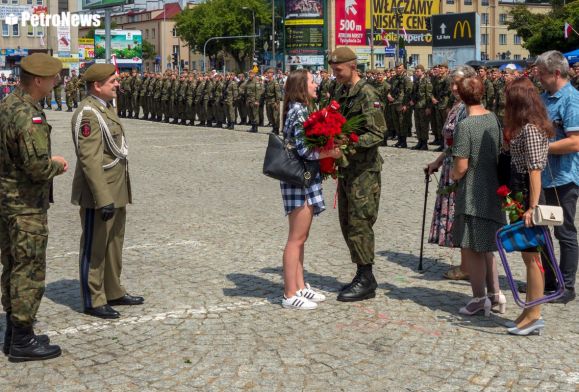 Przysięga wojskowa i… zaręczyny podczas uroczystości w Płocku