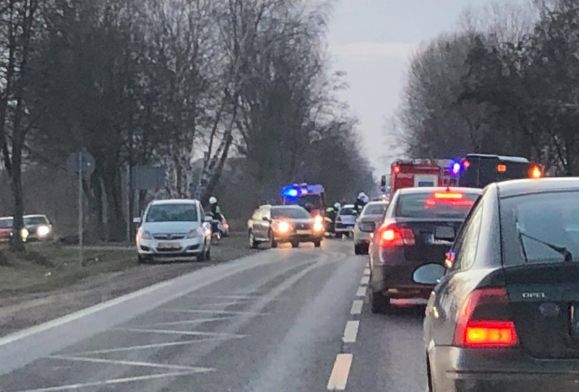 Wypadek na wjeździe do Płocka, pięć osób w szpitalu. Do tego w weekend trzech pijanych kierowców