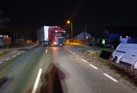 Zablokowana droga w Słubicach po zderzeniu aut