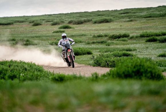 Motocykliści ORLEN Team pokonują stepy Mongolii