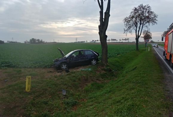 Wypadek w gminie Bielsk. Samochód w rowie
