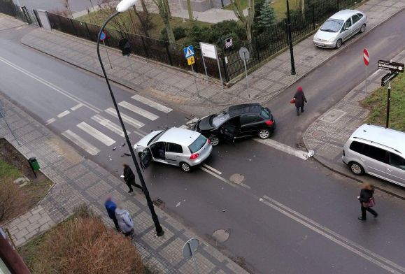 Wypadek w Płocku. Kobieta przewieziona do szpitala