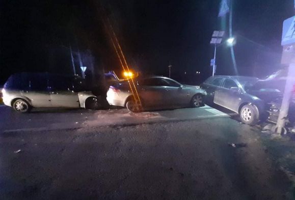 Nocne zderzenie trzech aut w gminie Drobin