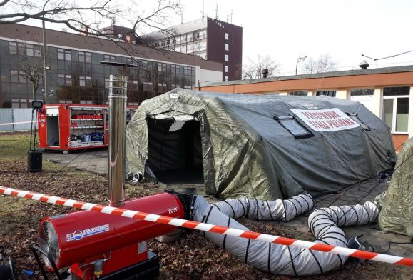 Sanepid w Płocku: 1 osoba hospitalizowana, więcej osób w kwarantannie [AKTUALNE DANE]