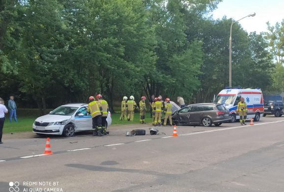 Zderzenie dwóch aut na ul. Łukasiewicza w Płocku
