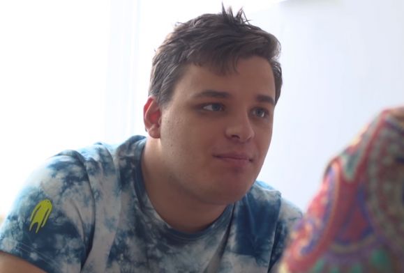 „System zapomniał o dorosłych autystach” – wzruszający film o płockim stowarzyszeniu [FILM]