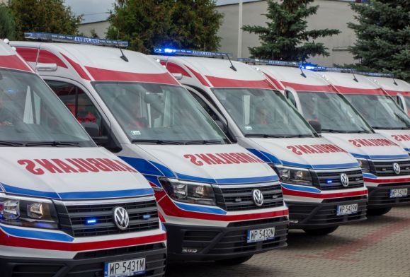 13 mln złotych wsparcia dla ratowników medycznych