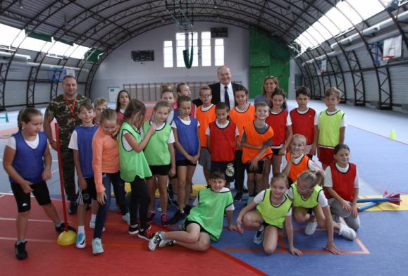 Hala sportowa przy SP 20 ma nową nawierzchnię