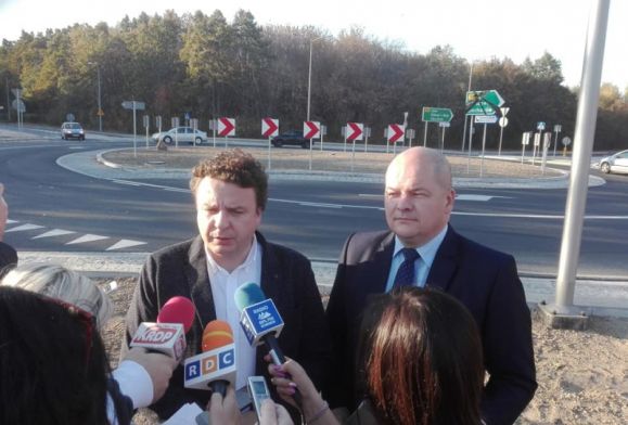Rondo Nafciarzy i buspas na ul. Łukasiewicza