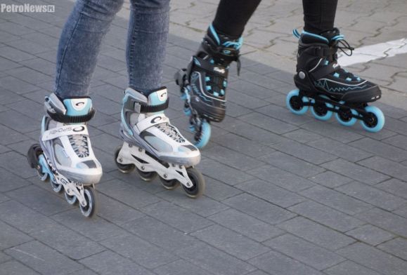 Wraca nocna jazda na rolkach – Nightskating Płock zaprasza!