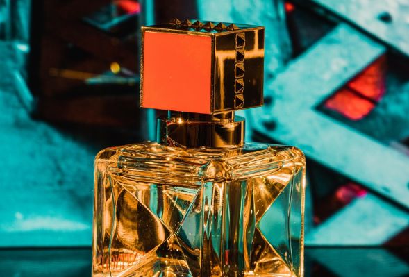 Męskie perfumy na imprezę – poznaj 3 najpopularniejsze propozycje