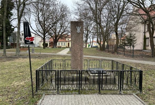 Renowacja miejsca pamięci