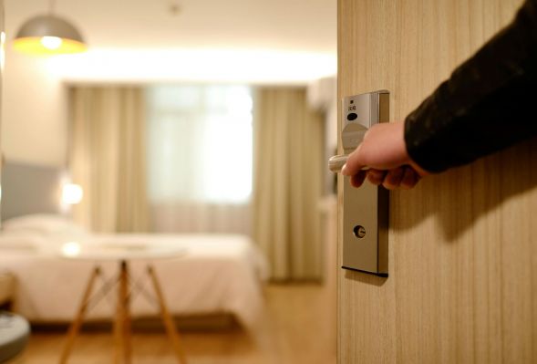 Antaby do drzwi od E-Handles – co to jest i kiedy warto je wybrać zamiast klamek?