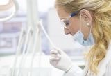 Dentysta dla całej rodziny - na co zwrócić uwagę, wybierając przychodnię w pobliżu