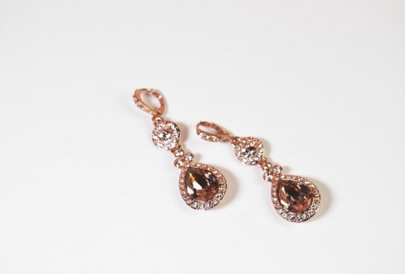 Jak dopasować kolczyki do kształtu twarzy? Podpowiadamy