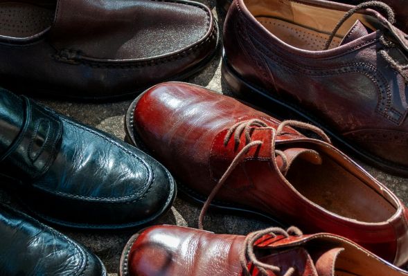 Nowoczesny gentleman - jak półbuty definiują męski styl casual