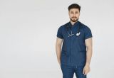 Scrubsy medyczne — jak dobrać rozmiar, krój i kolor do gabinetu?