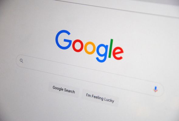 Jak opinie Google zmieniają rynek usług w Płocku?