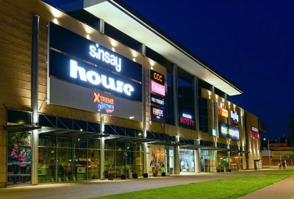 Galeria Mosty zaprasza na wrzesień z książką, edukacją i winylami