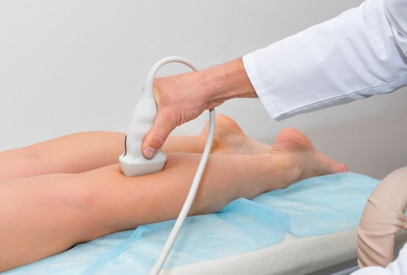 Doppler w diagnostyce chorób żył kończyn dolnych – jak ultrasonografia zmienia leczenie?